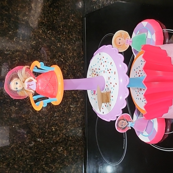 Cupcake Surprise Doll Tower Birthday Stand Grand Cupcake Ball - Picture 2 of 12